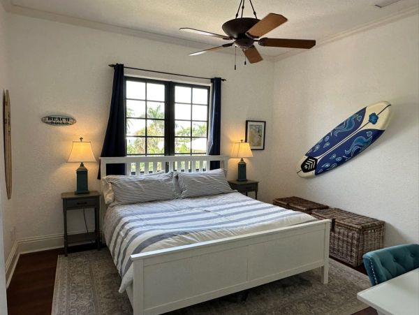 Luxury Four Bedroom Vacation Rental on Longboat Key Sleeps 8
